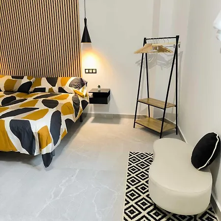 Gibralfaro Apolo מלון דירות 3*