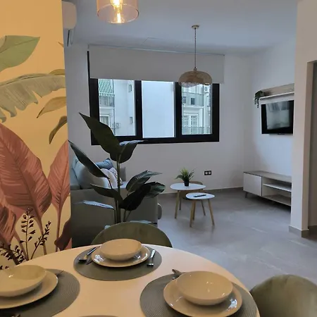 Gibralfaro Apolo מלון דירות טורמולינוס