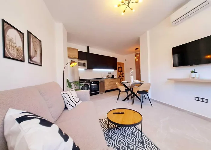 Gibralfaro Apolo 托雷莫利诺斯