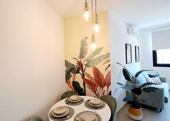 Gibralfaro Apolo Торремолинос