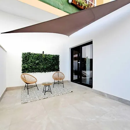 Gibralfaro Apolo Aparthotel *