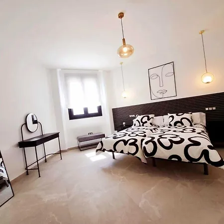 Hotel apartamentowy Gibralfaro Apolo 3*